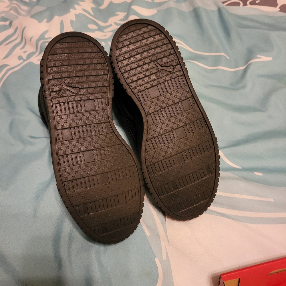 Carina size 2 Puma Sneakers